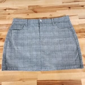 American Eagle Hi Rise Mini Skirt Size 16 Super Stretch Grey Black Plaid